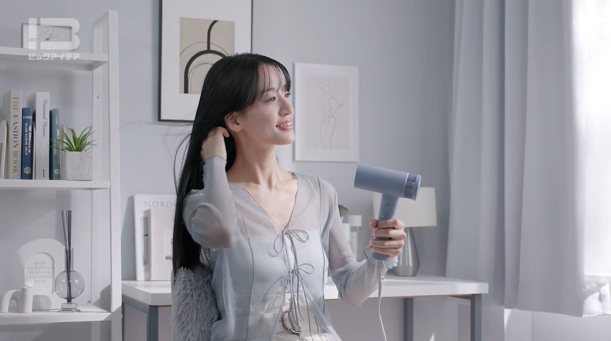 BABYBOOCorp's tweet photo. 【出演情報】
弊社所属の #松井美希 が下記に出演いたしました💆🏻‍♀️💨
ぜひご覧ください！

ビックアイデア　BicIDEA　へアドライヤー Karen Bloom Flow Dryer(カレンブルームフロードライヤー)
https://t.co/CmieZ4f0W9
⁡
ビックカメラさんに行った際はぜひ見つけてください👀❣️
#BABYBOO
#モデル事務所 https://t.co/FfSauORTWh