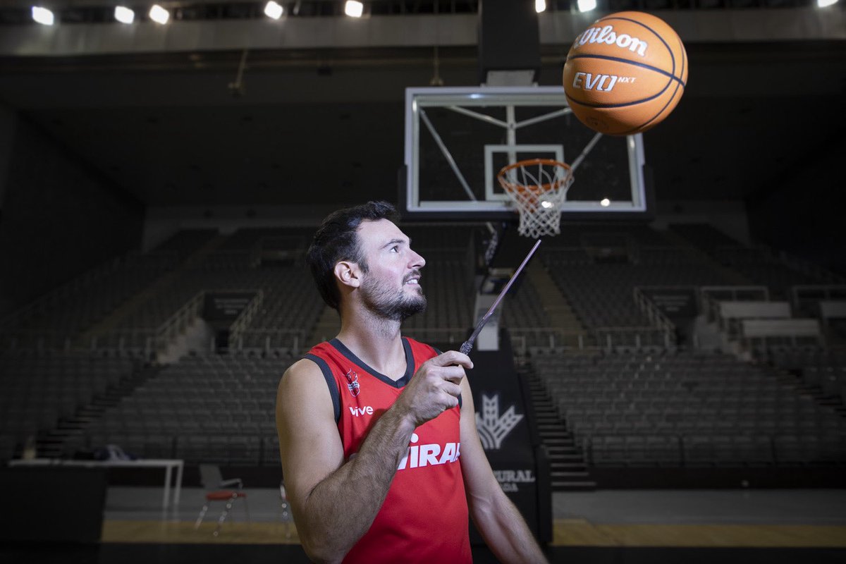 ainoamorano's tweet photo. 🔴LLUÍS COSTA SE QUEDA

El base catalán continuará vistiendo la camiseta del Covirán Granada en la Primera FEB. 

Os lo contamos en breve en @granadadigital https://t.co/Ls8hH0tBB4