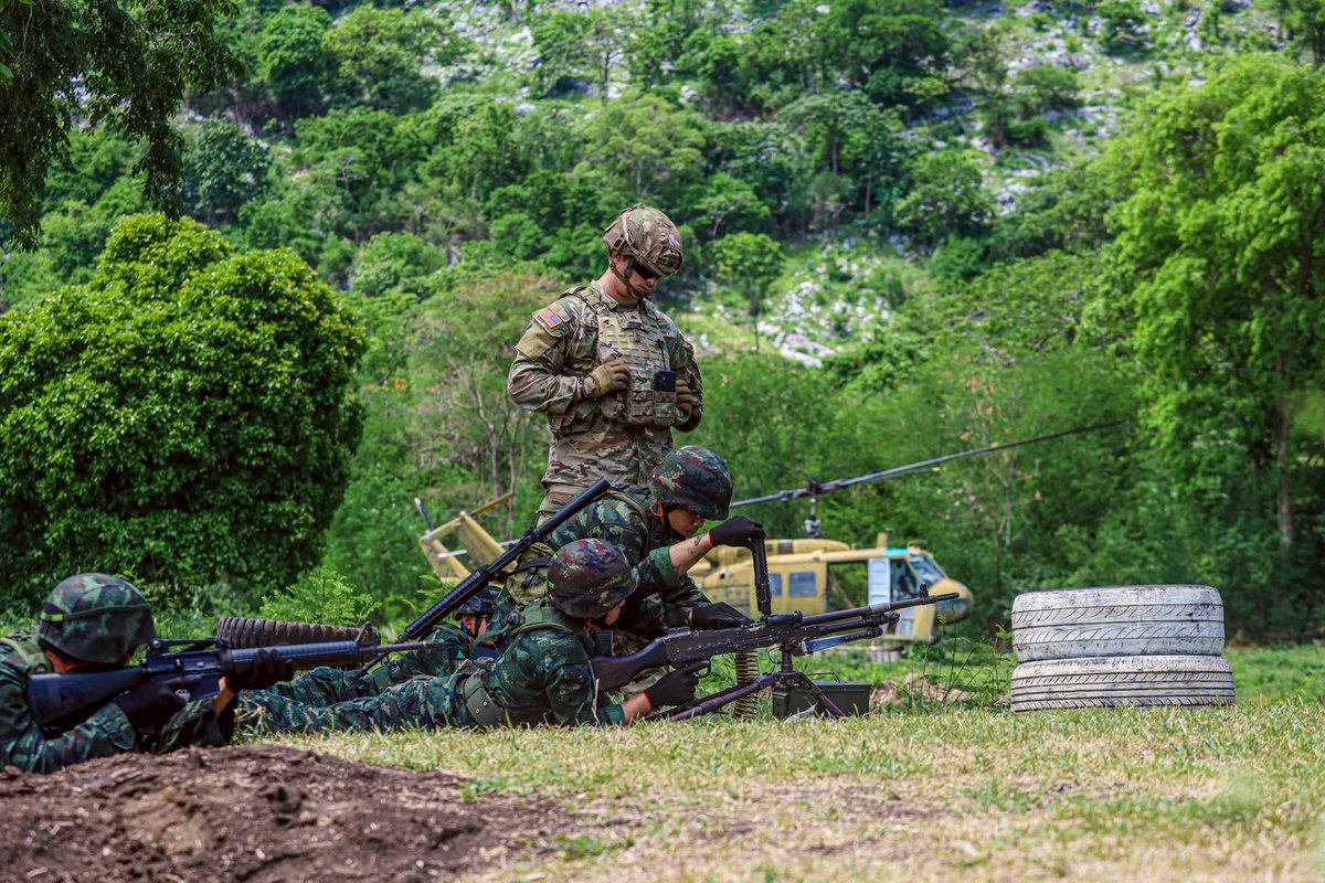 wuthi11_'s tweet photo. 🇺🇸 🇹🇭 U.S. Army SFAB instructors are currently training Thai soldiers of the 1st Battalion, 31st Infantry Regiment (King’s Guard) in machine gun employment and tactical operations as part of an ongoing training program.

June 2026 https://t.co/KzsUCiUlNx
