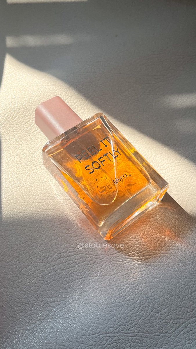 statuesqve's tweet photo. Jujur.. Pas pertama kali nyium ini tuh beneran langsung auto flashback ke pas masa kecil dulu. Bener2 bikin nostalgia😭 

the perfume                 vs                 the vibes🍌

#direviyu https://t.co/E9eRYX23ik