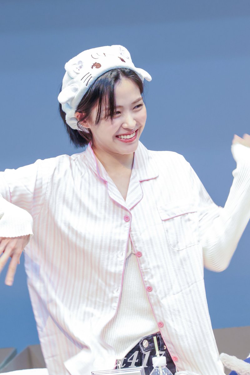 cat417_rj's tweet photo. 260602 #류진 #RYUJIN https://t.co/Lj1li7dtFg