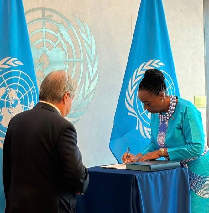 PeopleDailyKe's tweet photo. PICTORIAL: Dr. Monica Juma takes oath of office at UN HQs in New York as Executive Director of UNODC and Director-General of the UN Office at Vienna.

#PDUpdates https://t.co/liKFdP91Ps