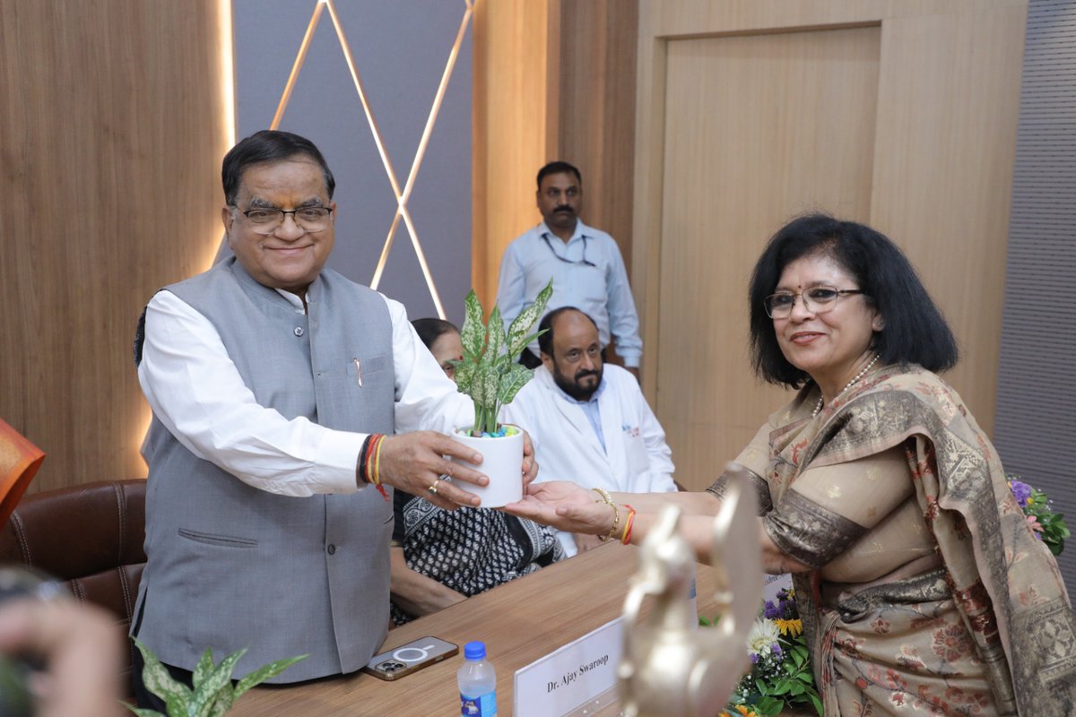 sgrhindia's tweet photo. Sir Ganga Ram Hospital proudly celebrated the 70th Lamp Lighting Ceremony & Annual Prize Distribution of the School of Nursing, marking a significant milestone in nurturing the next generation of healthcare professionals.
#sgrh #bondoftrust #trustofgenerations #schoolofnursing https://t.co/tkCmFjCMHO