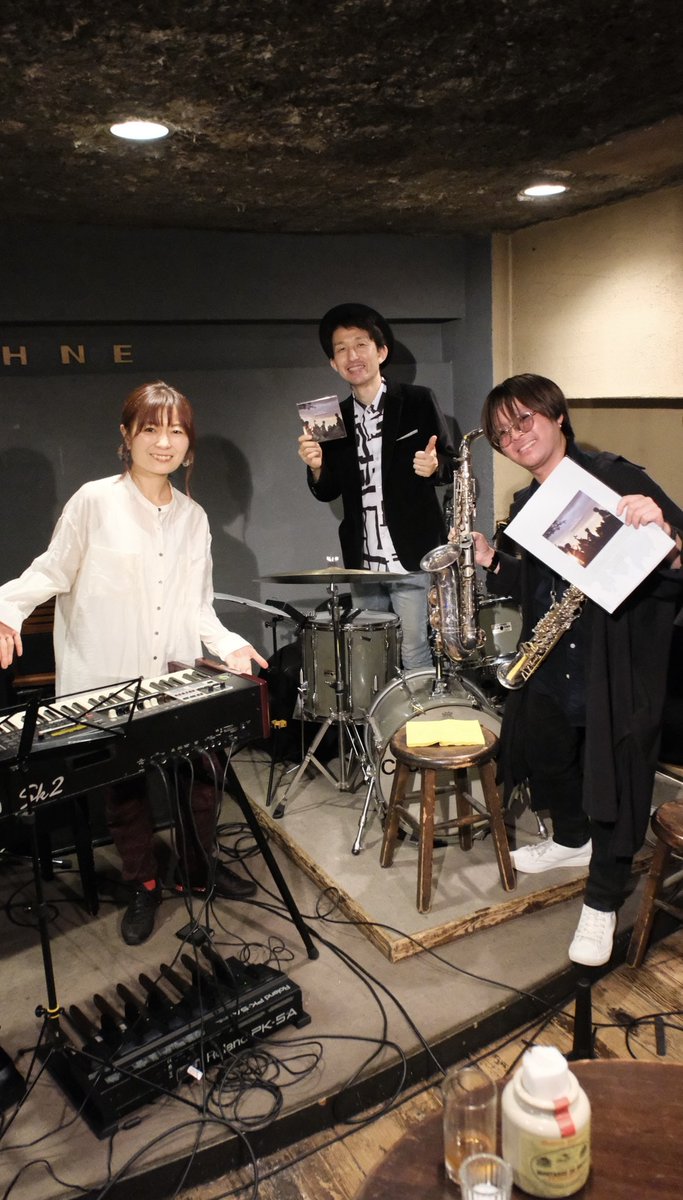 absxjw_tsk's tweet photo. 明日は吉祥寺にてLife Memory Projectのレコ発第2弾です!
2nd Album、沢山の方に聴いていただきとても嬉しいです😌
レコ発は明日が最後ですからね😏
19:00からスタートです!
お待ちしております🙆‍♂️

・6/13(土)東京 吉祥寺 à l'aise
・Open 18:00 Start 19:00
Sax.阿部 俊貴
Org.岸 淑香
Dr.森永 哲則 https://t.co/dYQwlqZ0fo