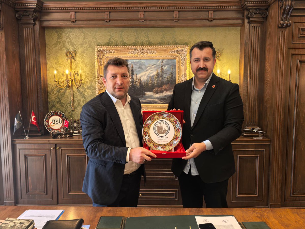 isagn15's tweet photo. Suşehri belediye başkanımız Ahmet Ayhan Kayaoğlu beyefendi , Suşehrililer dernek başkanı Murat kaya ve beraberindeki heyet federasyon başkanımıza hayırlı olsun ziyaretinde bulunmuşlardır. Nazik ziyaretlerinden dolayı teşekkür ederiz https://t.co/1zaoCpXnnN