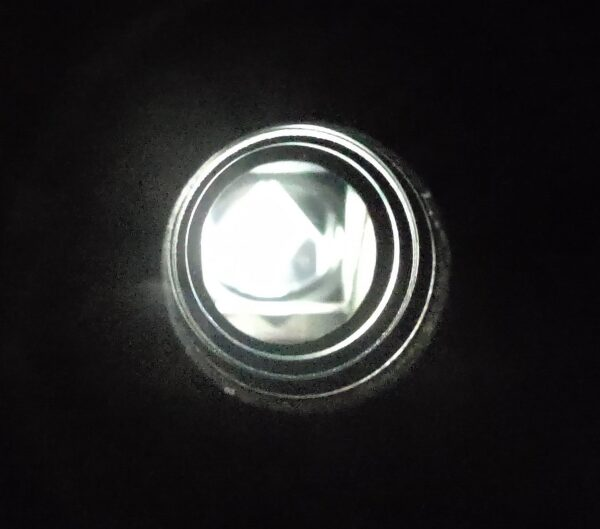 shonan_sim's tweet photo. 測量機のピントが合わない故障の一つはレンズの経年劣化です。
対物レンズ側から覗いて右側は正常な状態で左側の様になっていたら故障です。
ブログhttps://t.co/6B50l8rOO9
ホームページhttps://t.co/TbVJhUQcJm https://t.co/ZsV4RIA6Y2