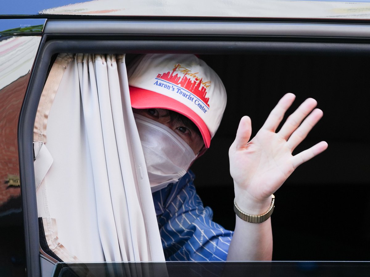 Tak9183's tweet photo. [ 김장훈콘서트 dgm 게스트 ] 
영탁이출근😁
#영탁 #YOUNGTAK 
📍서강대 메리홀 | 260612 https://t.co/ggcB9DvY0N