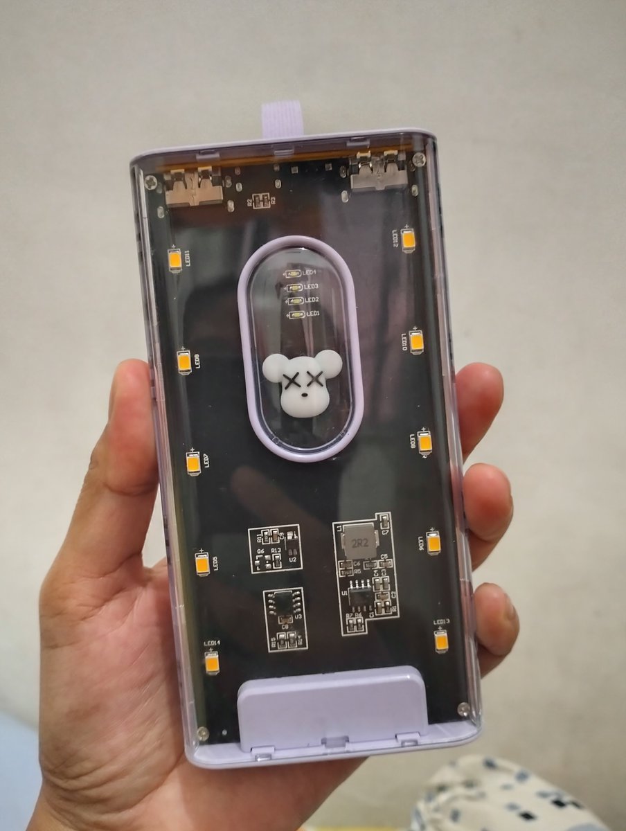skiesllaaaaaa's tweet photo. Black out belum terjadi, tapi aku udah mode survival 😭🤌🏻

Minimal buat jaga HP tetap nyala buat cek info, chat keluarga, sama scroll bentar biar gak panik 🤣

Yang belum punya powerbank cadangan, mending siapin dari sekarang sih 👇🏻

https://t.co/tggxNEOFWw https://t.co/Pm9OIZkqB0