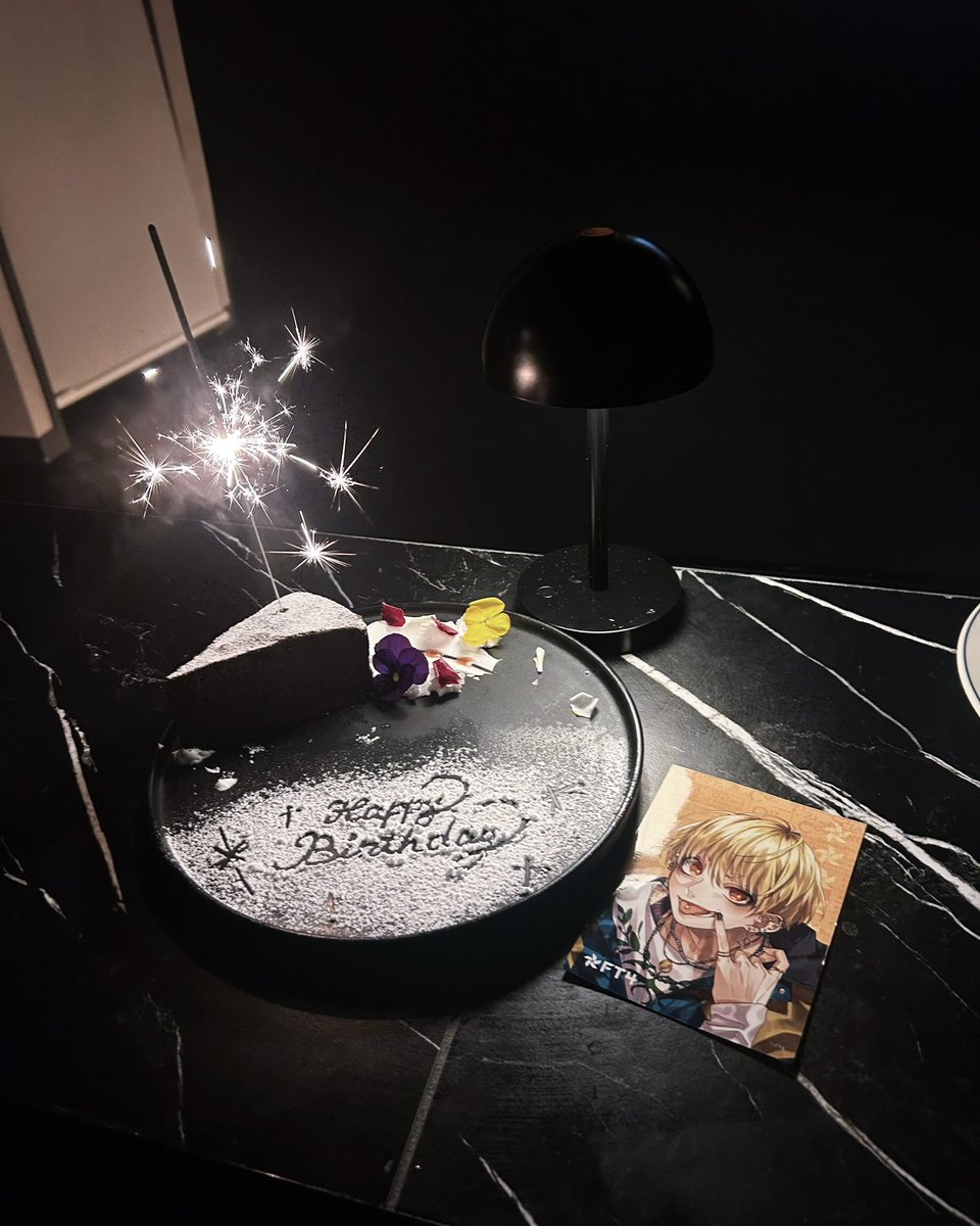 Megu_em6's tweet photo. 2026.6.12
𝙷𝚊𝚙𝚙𝚢𝚋𝚒𝚛𝚝𝚑𝚍𝚊𝚢🥂𖤐 ̖́-

#MEGU誕生祭2026 https://t.co/hR2jG3xhx1