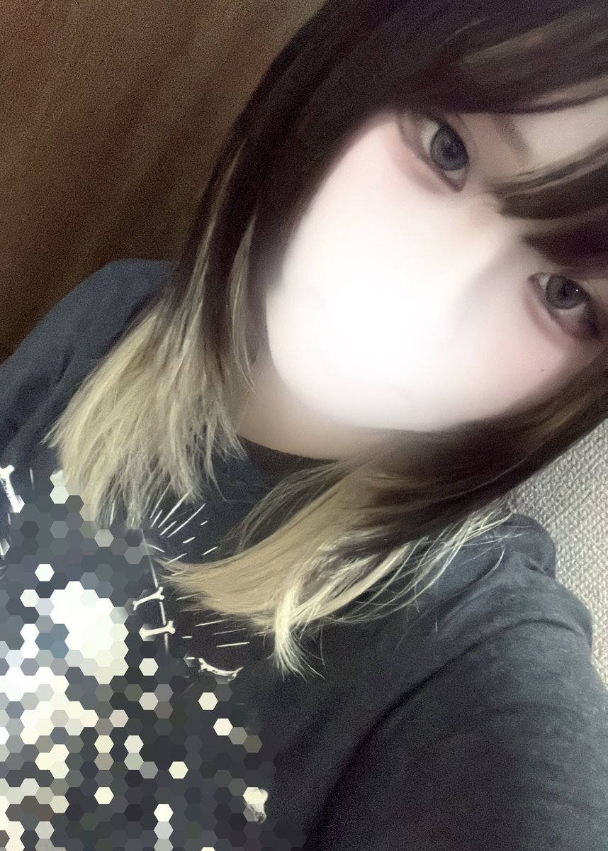 nano_hpy's tweet photo. 21時からいますよう
今日は髪切ってから初めて内巻き！ https://t.co/pKHFwe92QL