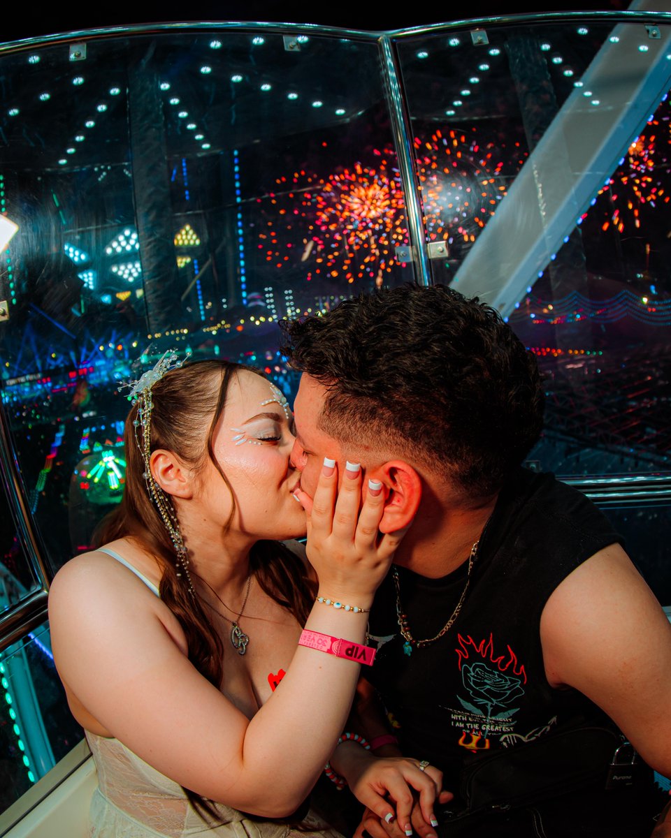 EDC_LasVegas's tweet photo. have you found love Under the Electric Sky (or a new best friend)? 🥹 Share your favorite EDC connections and tag someone you know that has a beautiful love story! 👇 https://t.co/N4zS2ZBTdX