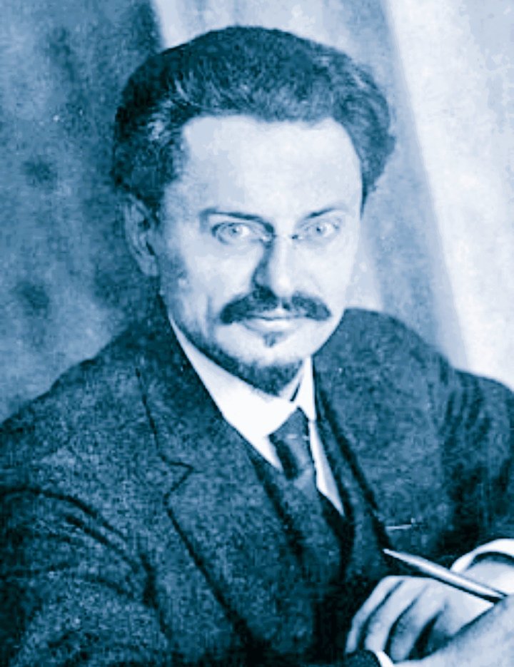 svetapalasha's tweet photo. What if instead of Leon Trotsky he was called Blue Trotsky and he was just blue for some reason https://t.co/R8aEQx8J8U