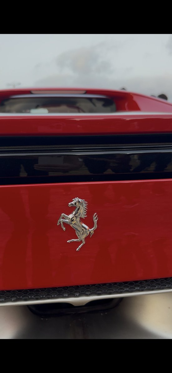 Sajviews_'s tweet photo. LAMBO X FERRARI🏁
#saj #sajviews #México https://t.co/A24qoGanKx