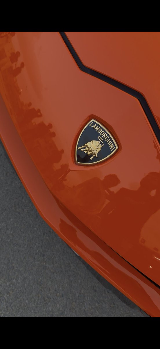 Sajviews_'s tweet photo. LAMBO X FERRARI🏁
#saj #sajviews #México https://t.co/A24qoGanKx