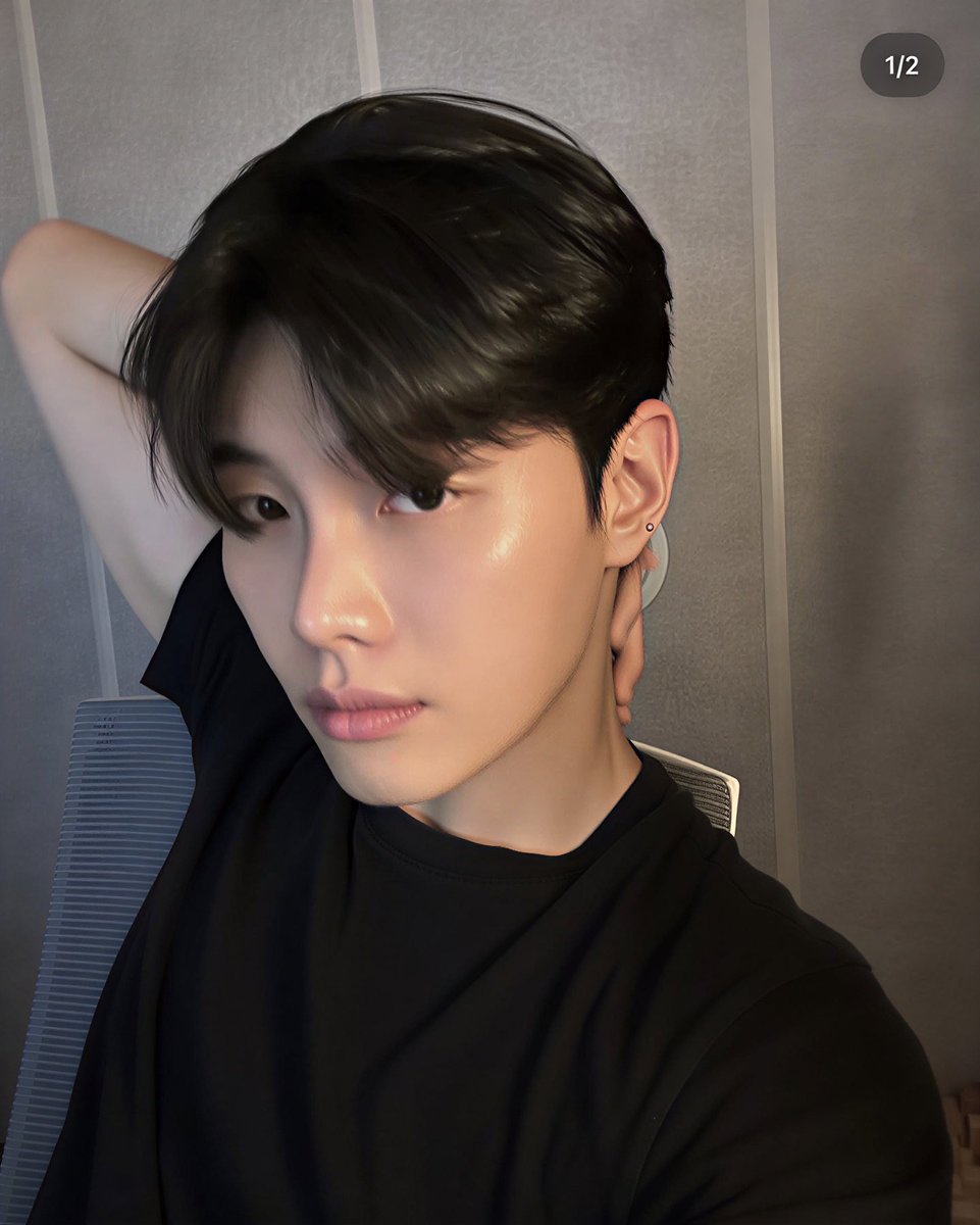 su__poto's tweet photo. 소년.                                      남자어른

준혁이 변천사
나는 남자어른��…

찰칵이들은!? https://t.co/6Jsl6mjHO1