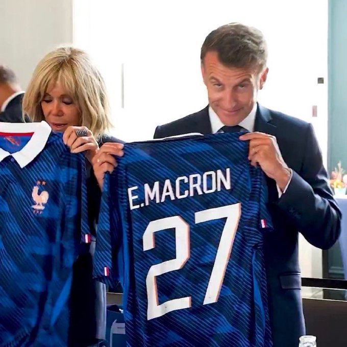 Chrisesteven's tweet photo. @lunionpopulaire Même là, vous avez copié Macron ! https://t.co/RFcL0PzIvX