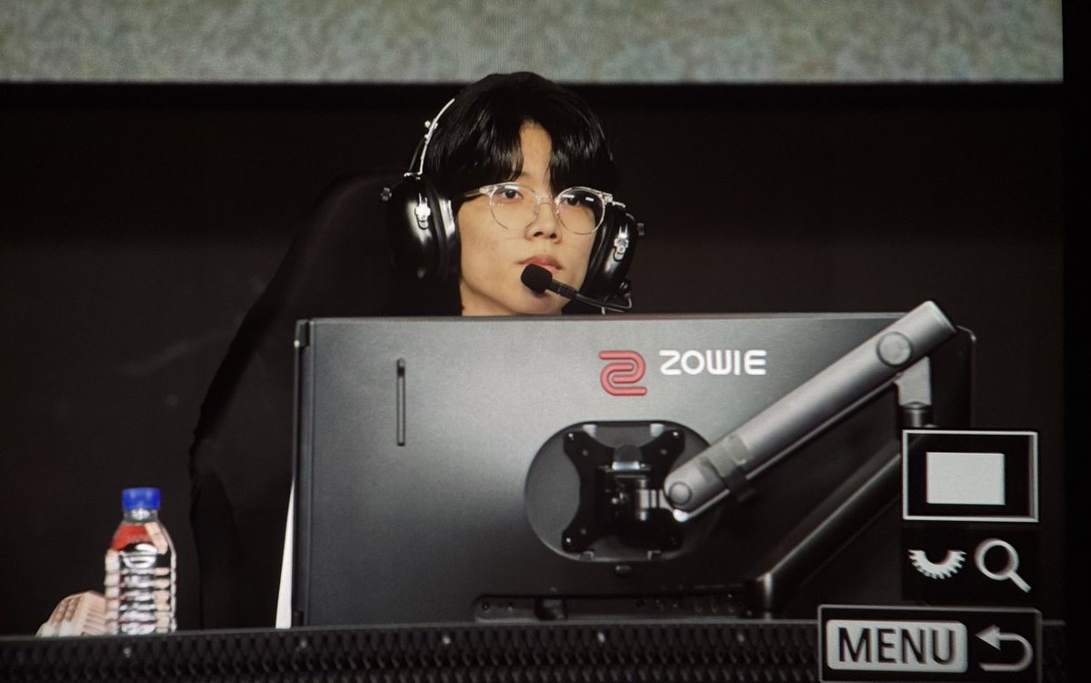 78th_cookie's tweet photo. 쌍둥이 화이팅 ••• 🧡 https://t.co/Faj3vTJq6g