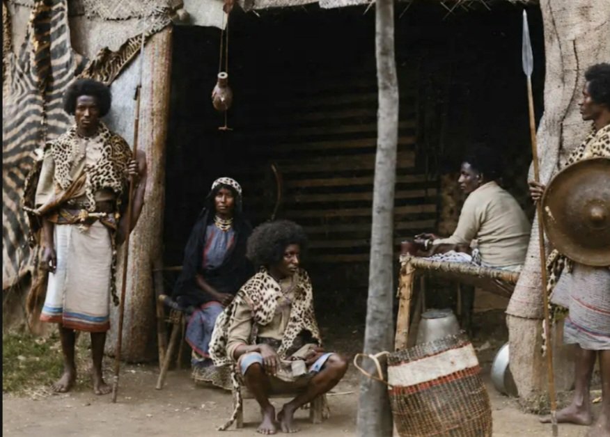 Machine44629908's tweet photo. #AFAR #Qafar #Adal #Danakil
#AFAR #Culture
#QAFAR #Qaada
#AFAR__culture
#QAFAR__Qaadall
#Afartriangle
#Ethiopia
#Djibouti
#Eritrea
#Africa
Afar warriors in the early 1900s
AFAR Warriors of the Desert
Qafar🔻Amo https://t.co/IY9LHb8ASY