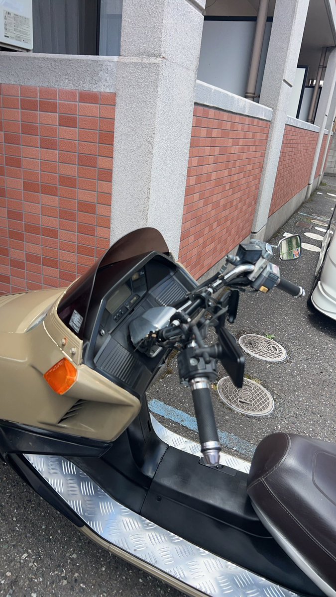 B21A_222's tweet photo. バイク入れ替えたので再度！

名前▶︎ヒカリ太刀魚
性別▶︎漢
年齢▶︎40↑
身長▶︎171
住み▶︎福岡の修羅の国
車種▶︎HONDA Fusion（MF02）
趣味▶︎📸とコンカフェとApllogic

一言▶︎
ヨロシクゥ

#バイク乗りとして軽く自己紹介
#バイク好きな人と繋がりたい
#バイク乗りと繋がりたい https://t.co/JTvbt2NVq3