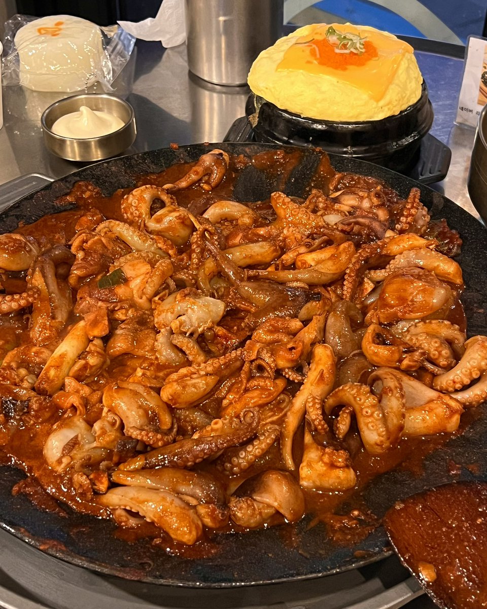 NoriceeNolifee's tweet photo. 철판 쭈꾸미볶음 치즈폭탄계란찜 https://t.co/D1Zka4JOMB