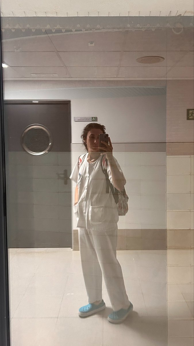 irenemsaez's tweet photo. Primera guardia de R2… Ya?!?!?!🤪 https://t.co/abcbI4phwS