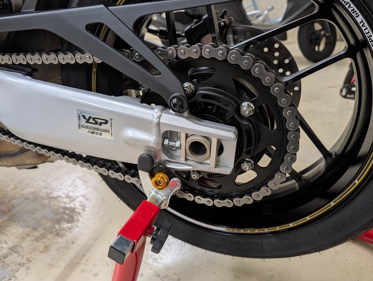 shinno026's tweet photo. 結局雨に降られたからチェーン掃除してやった
#XSR900GP https://t.co/3e8nAohy7A