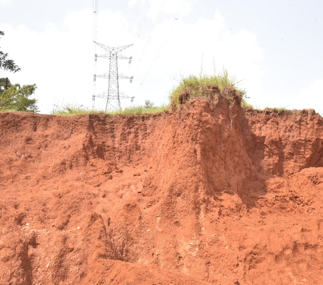 uetcl's tweet photo. UETCL has conducted a successful security operation to address the illegal encroachment of the 220kV Bujagali–Kawanda High Voltage Transmission Line wayleave corridor through the unauthorized laying of bricks.

Our team conducted the operation in collaboration with the Uganda Police Force in the known encroachment hotspots of Buwaate and Nsasa, located in Kira Division, Wakiso District.

As a result of the operation, five suspects were arrested and are currently in police custody as investigations continue.

UETCL remains committed to protecting the integrity of its transmission corridors and ensuring the safety of the public.

We urge the public to report any form of wayleave encroachment through our toll-free line: 0800 277 002.