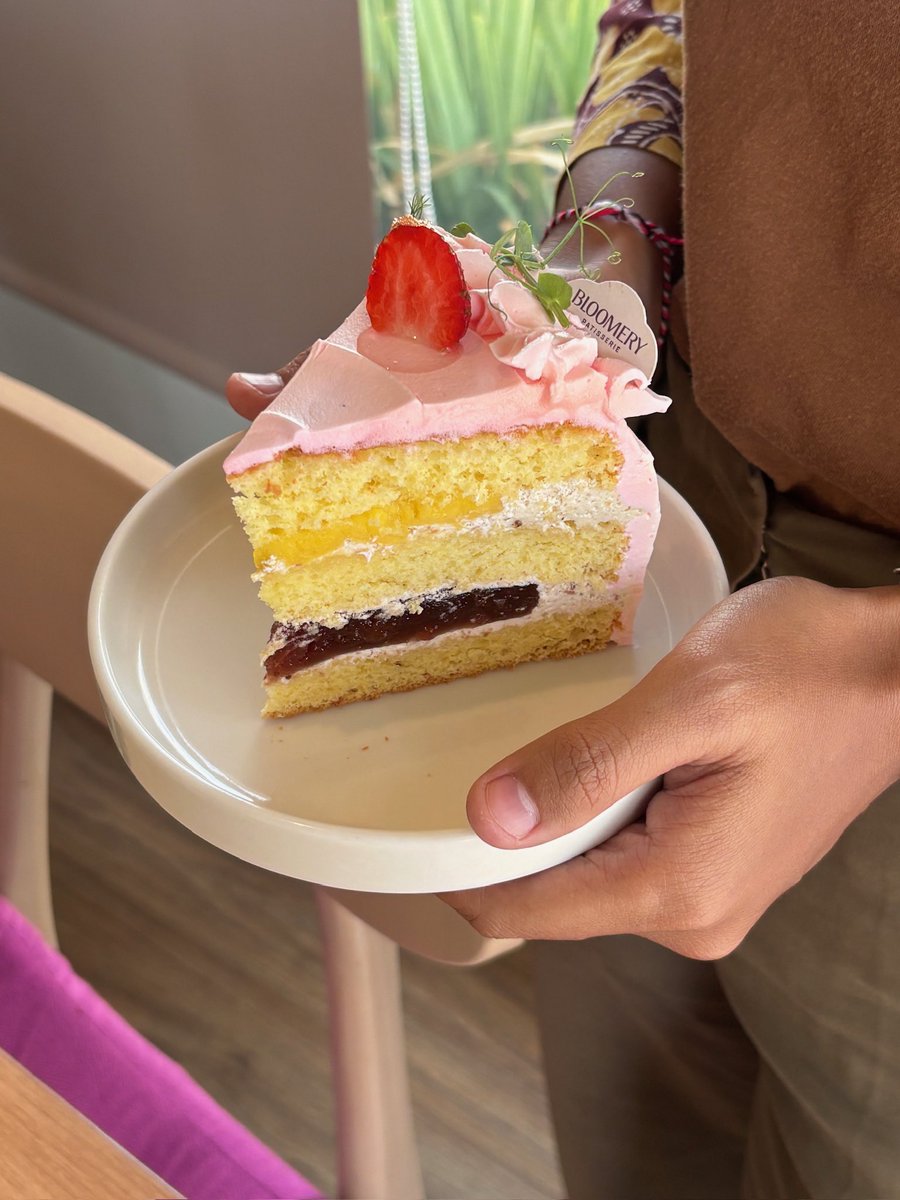 itsbloomery's tweet photo. @markizusss manis dan gemas☺️🍰 https://t.co/a8TpiqN3O1