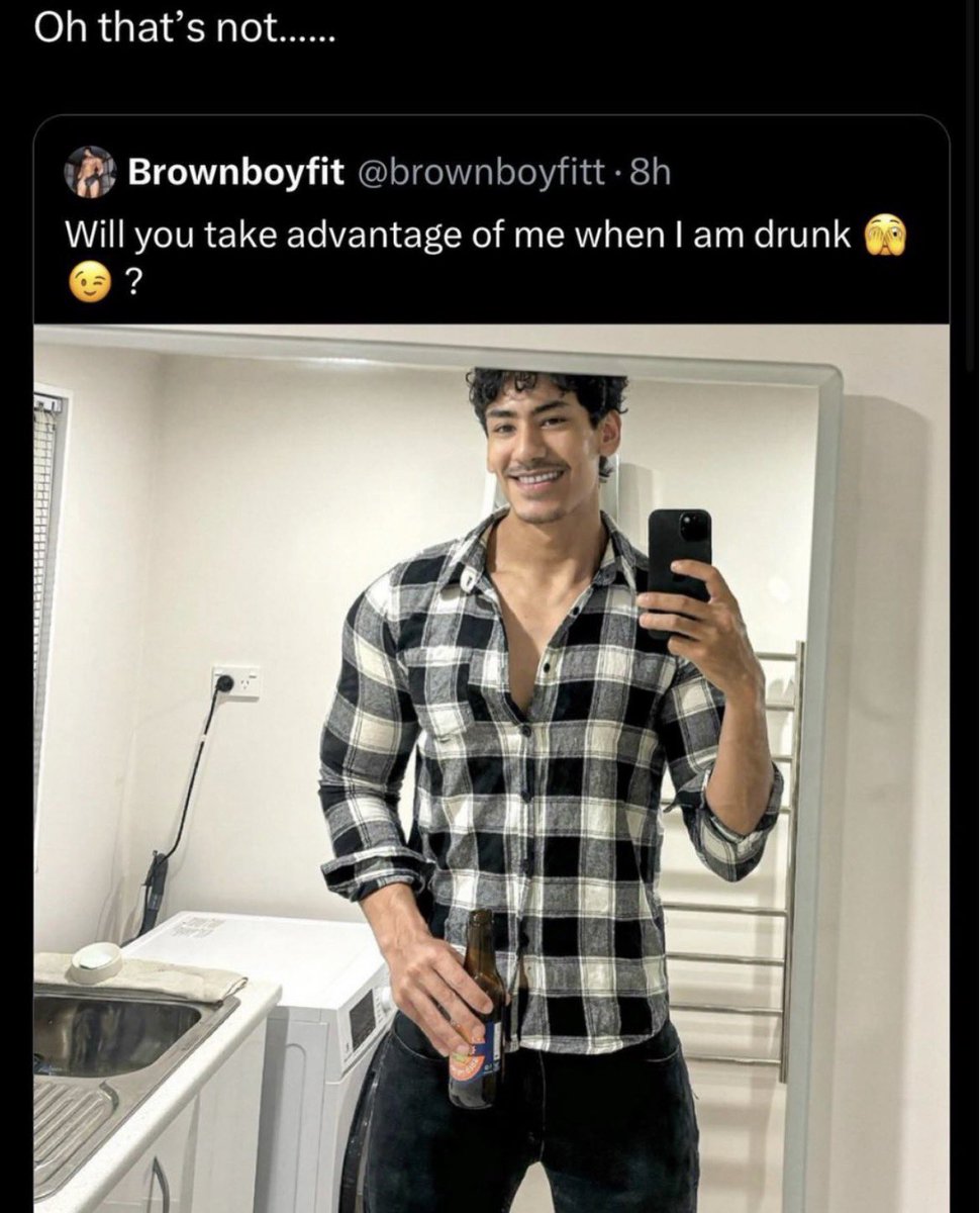 crossgoldchain's tweet photo. Will you take advantage of me when I am playing fortnite 🫣😉 ? https://t.co/CEXaPmUKUh