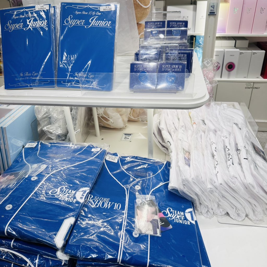 jjjira___'s tweet photo. 🧺 หิ้ว :SUPER SHOW 10 SJ-CORE MD 
กู้ดหน้าคอนเกาหลี

Baseball uniform : 2250
Long sleeve : 1350

❤️‍🔥 ถึงไทย 15/6 

🚚 ค่าส่ง ems 40

#ตลาดนัดSJ #ตลาดนัดเอสเจ #มินิมาร์ทเอสเจ https://t.co/atXnvYUucK