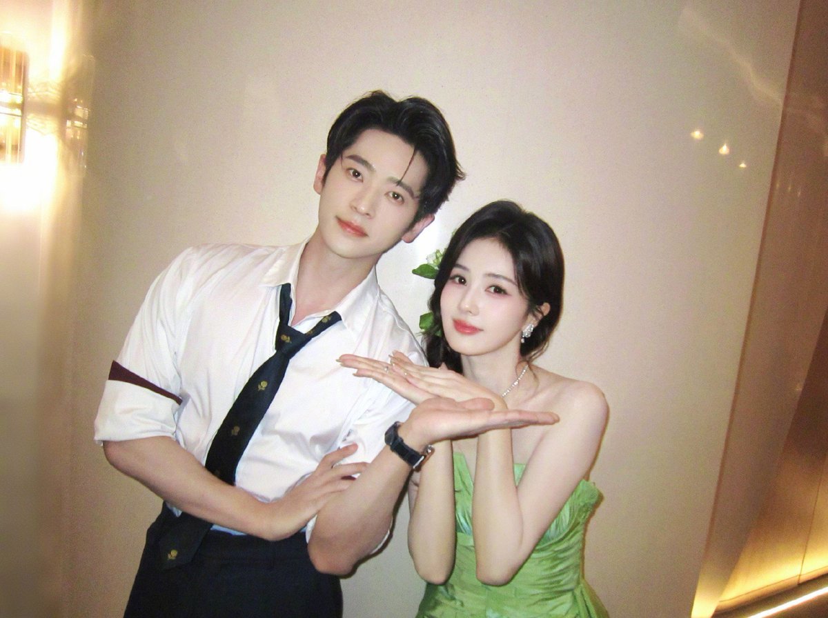 BBenny2537's tweet photo. คู่นี้ขออีกสักเรื่องเคมีเคใจมาก 
อ๋องแก่ กับเมียเดก

#ชายาเคียงหทัย #TheFirstJasmine
#ไป๋ลู่ #เฉิงเหล่ย https://t.co/jnfFfoOXsL
