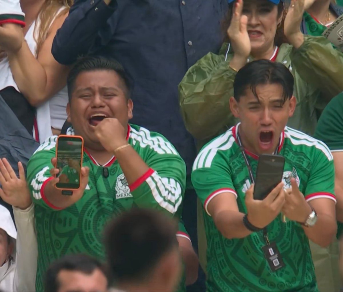 Footballtweet's tweet photo. 🤳🇲🇽 The most tragic moment from the opening match of the World Cup. 😔

Two Mexican fans in the stadium celebrating the goal but not before getting their phones out and making sure to record themselves.

This is just a sad part of modern life and modern fandom. 💔 https://t.co/CQxC4gTwnR