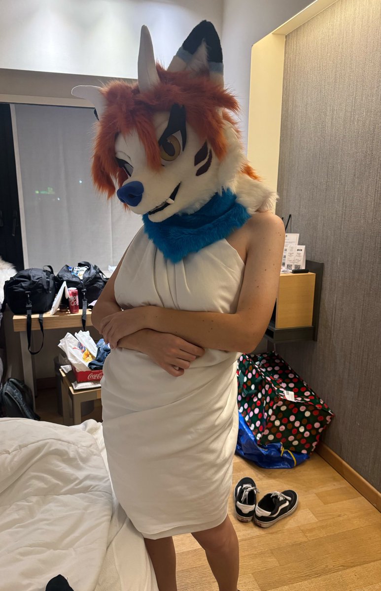 serrsfox's tweet photo. Hey, what are you doing there? What? Are you afraid of the Greek goddess Kitsune? Don't be afraid, I eat whole, I don't bite. "Perhaps"
#furizon #kitsune #silly https://t.co/dX6TUwIiYg