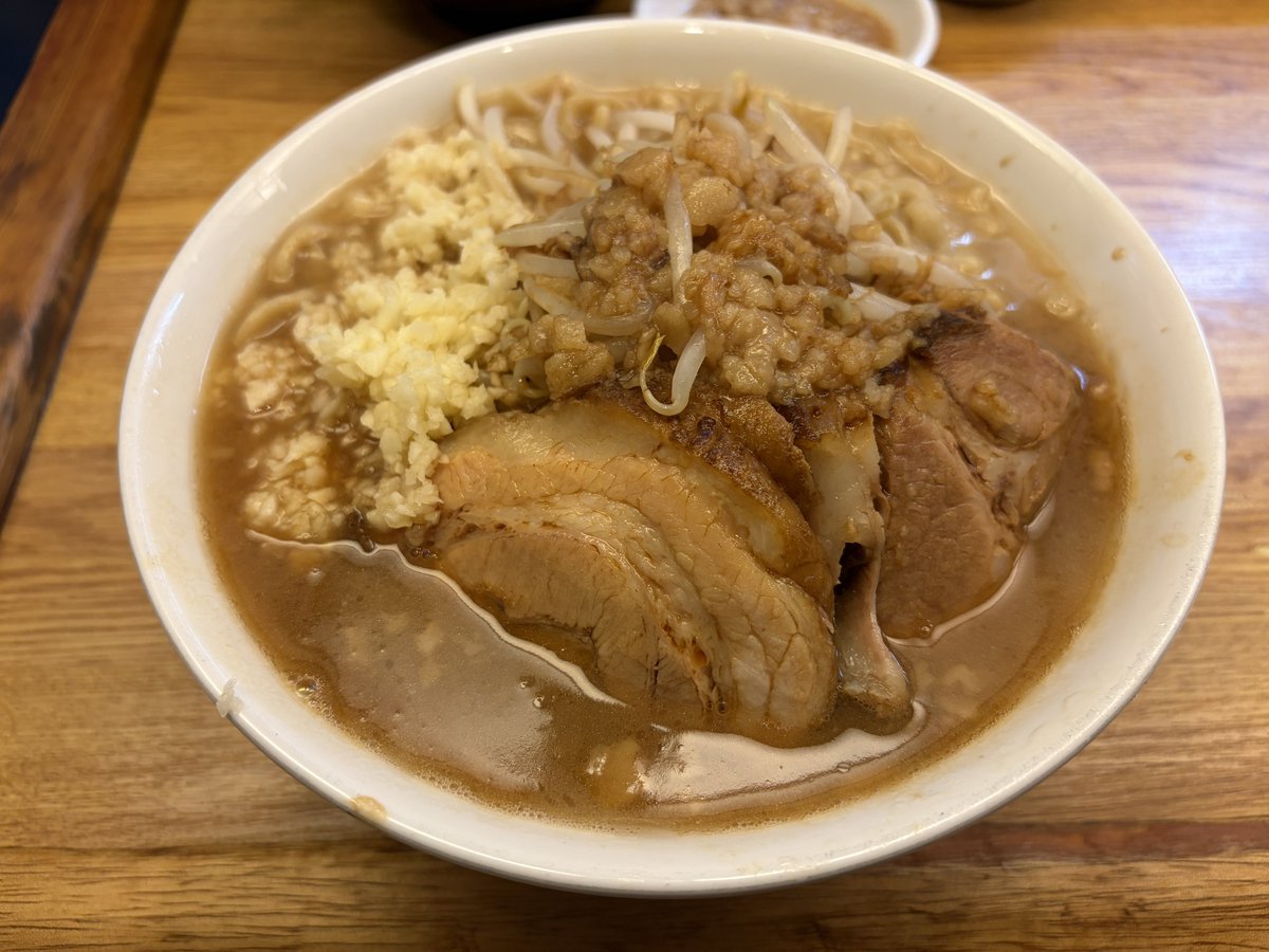 emokiti_gomi's tweet photo. 京都で有名な二郎インスパイア食べた一日でした
個人的には夢を語れより池田屋のほうが美味しく感じた😋 https://t.co/UvmTmIIXDs