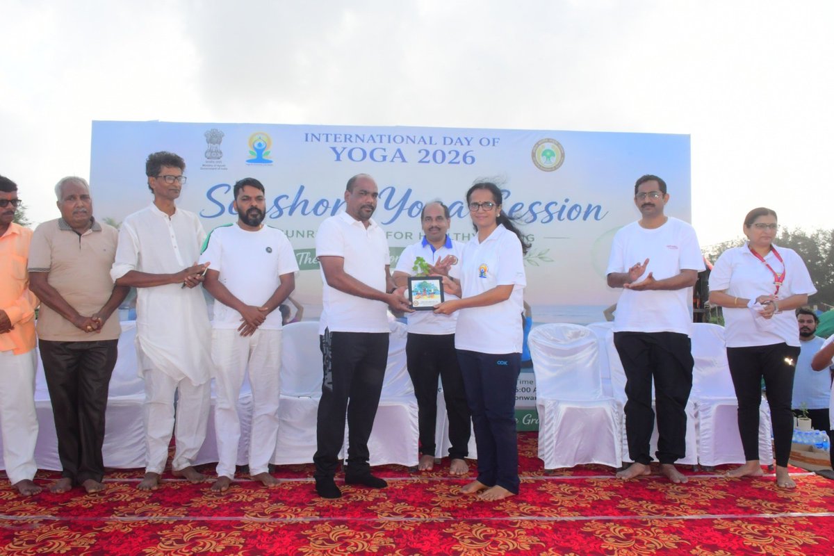 AiiaGoa's tweet photo. Seashore Yoga Session at Morjim Beach
International Day of Yoga (IDY) 2026 Countdown Activity
12 June 2026 | Morjim Beach, Goa
As part of the Countdown Activities for International Day of Yoga (IDY) 2026, the All India Institute of Ayurveda (AIIA), Goa, https://t.co/US8iJN52r1