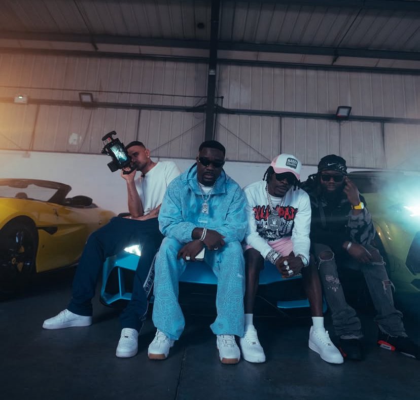 MusicTalksHQ's tweet photo. ๐จJUST IN ๐ฌ๐ญ
Sarkodie & Shatta Waleโs โEverlastingโ debuts at #66 on Ghana ๐ฌ๐ญ Apple Music Top Songs Chart.๐
#MusicTalks #ShattaSark #Sarkodie #ShattaWale #GhanaMusic #AppleMusic #TopSongs https://t.co/vQ4UBqfcJ8