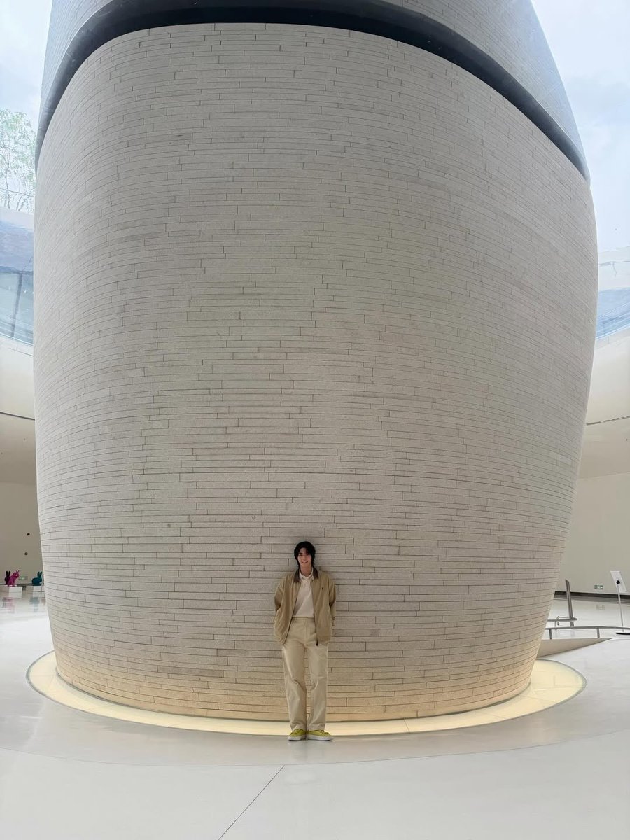 Jloveswin's tweet photo. Win Metawin IG Story Update 061126 (2)

A quick dose of culture in Shenzhen. @Prada #Prada

➡️ https://t.co/AzbvSuvZwx

WIN BA PRADA SHENZHEN

#PradaxWin
#winmetawin
@winmetawin https://t.co/zvSSKrianP