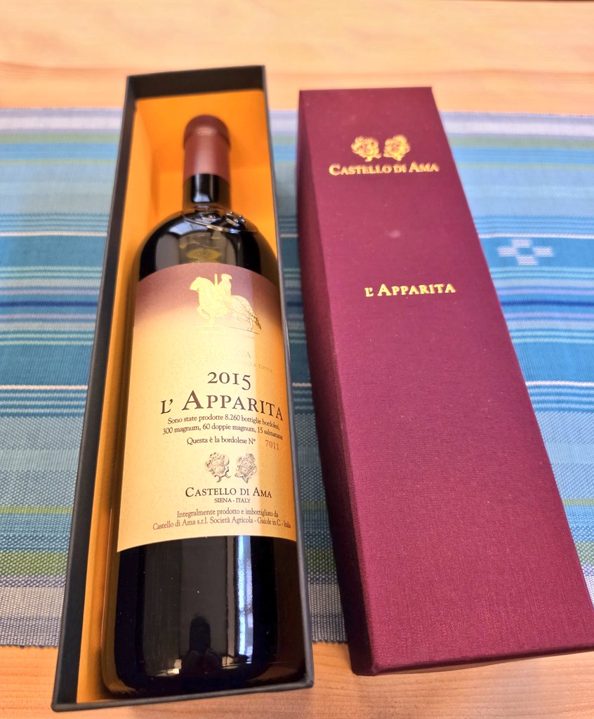 箱ごとセラーにいれてたら箱が凸凹になってました😵‍💫 さて、飲もっ