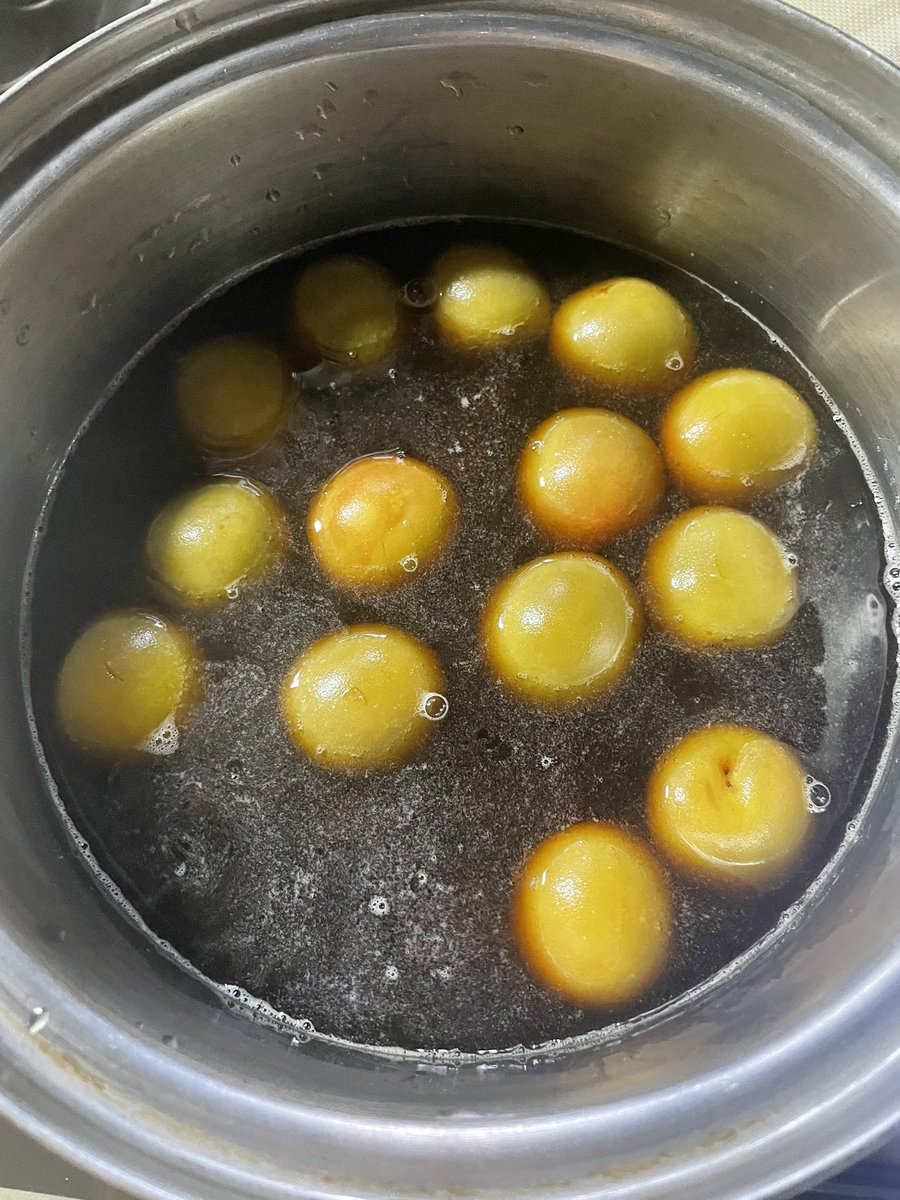 Bmaru0213's tweet photo. 青梅が余ったので甘露煮も作ってみるます https://t.co/4MIX2sacqL