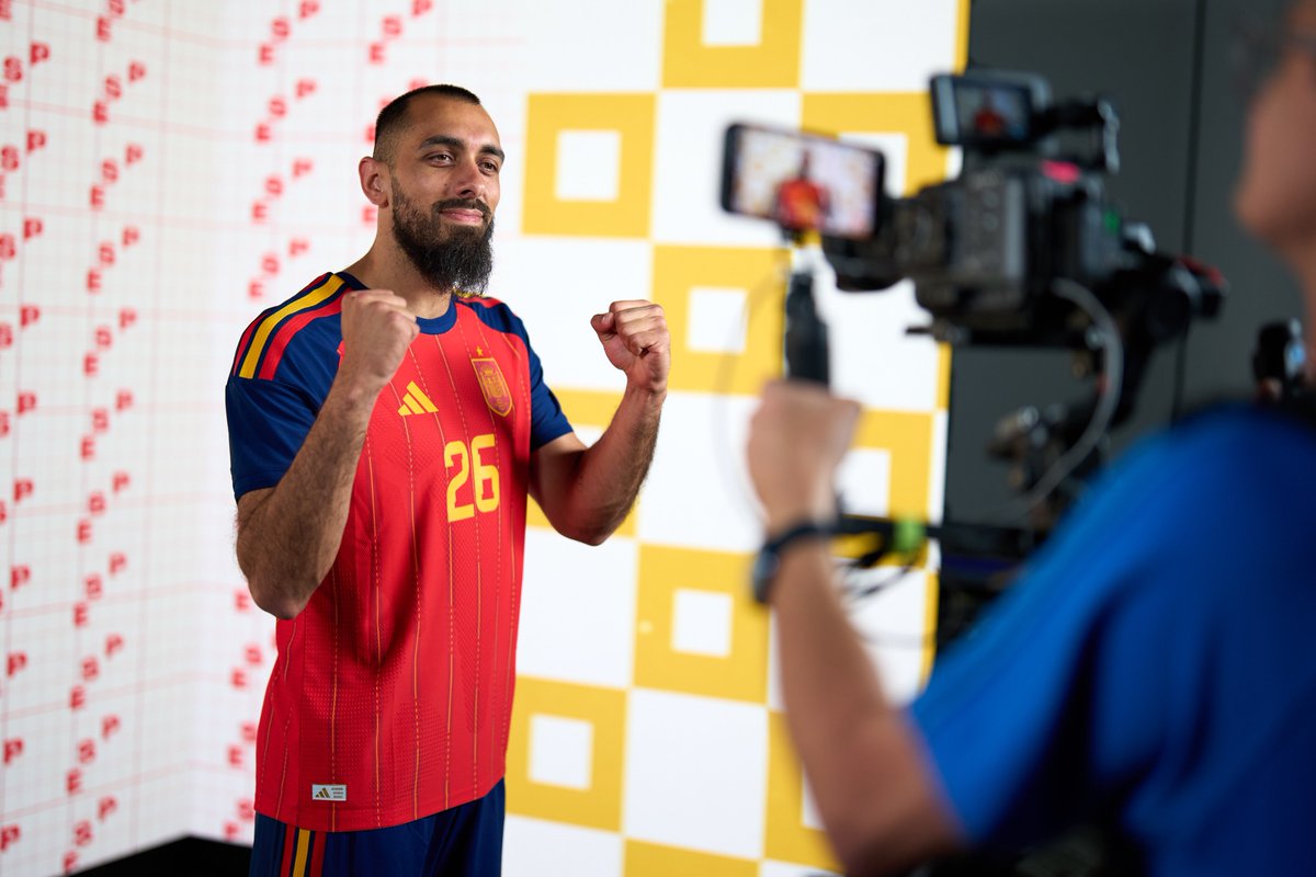 RCCelta's tweet photo. Media Day 🐼🎥 @fifaworldcup_es

📸 @SEFutbol https://t.co/kyOLl4cgnv