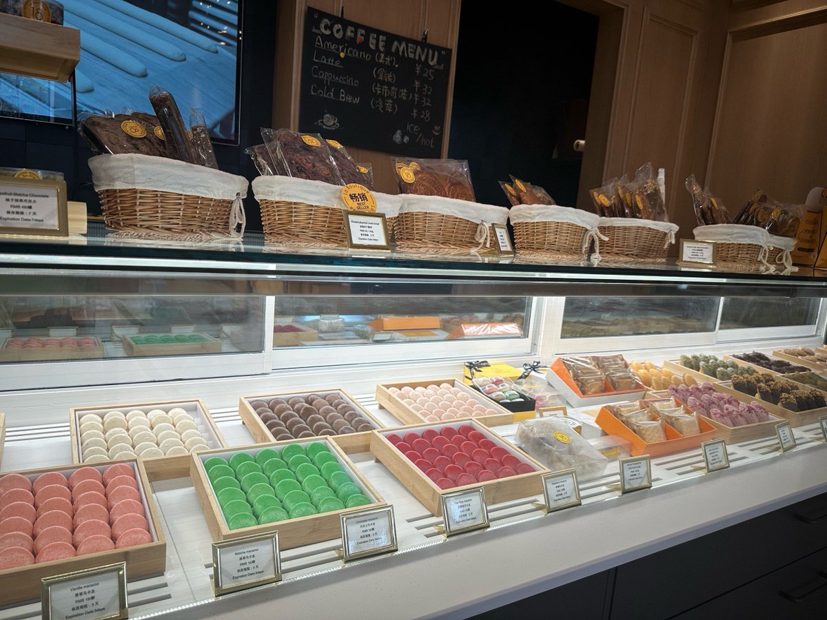 deepak1543's tweet photo. Just stocked up on cold brews, cherry mochi u0026 salty nuts for our night shift crew! Grab your go-to late-night snacks from our convience store tonight https://t.co/lNCh3Sf6iR