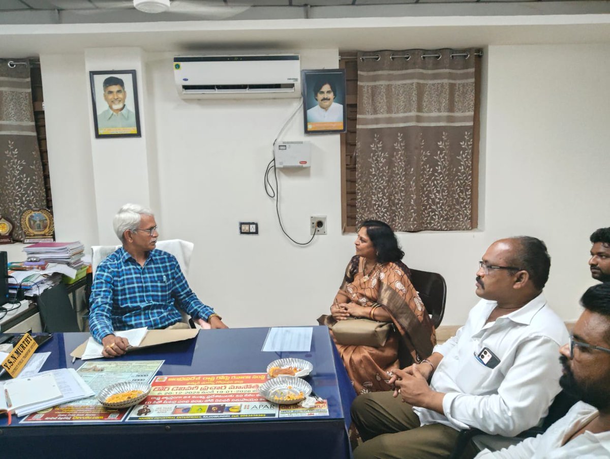 aniltentu's tweet photo. Expanding #Career Horizons: #Partnering with Andhra Pradesh State Road Transport Corporation(APSRTC) for our Upcoming #JobMela June 16th ✨
a productive meeting was held with #Sri Y.S.N. #Murthy, the #District #Public #Transport #Officer (#DPTO) in #Rajahmundry. https://t.co/Mcc8PGgycN