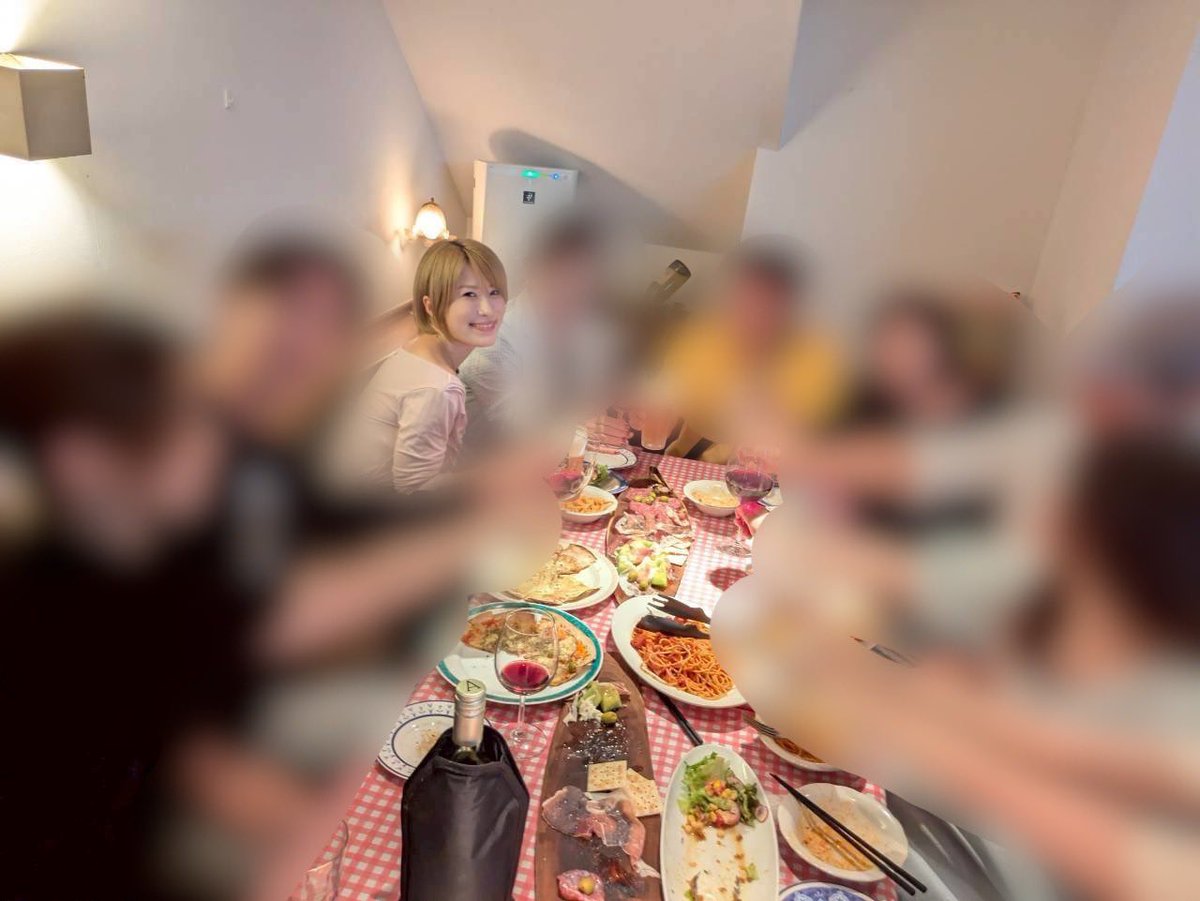 maritendeli's tweet photo. 依頼主さんとそのお友達夫婦とお母さまと………9名の宴会にお呼ばれレンタル🍕

男性も女性も、温かくて泣いちゃう‼︎
とても素敵な桜上水ナイトでした🌙✨ https://t.co/S7qNE6A779