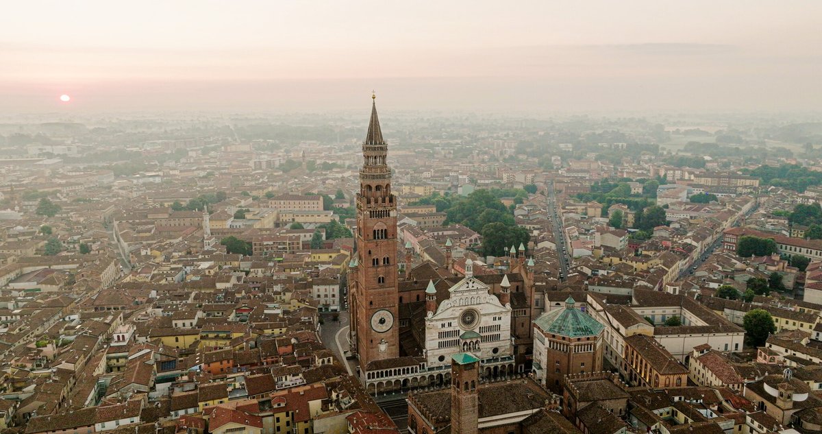 AleMelazzini's tweet photo. Cremona at dawn, seen from the sky: the Torrazzo, the cathedral, the rooftops slowly waking up. For five hundred years, in these streets, wood has been turning into music.

In one of these workshops French luthier Bénédicte Friedmann has fulfilled her lifelong dream. Ahead of her now: two months of solitary precision work, between passion and doubt, to give a centuries-old spruce from the Val di Fiemme the soul of a concert violin.

A Violin Maker / Die Geigenbauerin von Cremona
https://t.co/I5VKDzGKAz

A film by @ASoetje, produced by #Alpenway Media GmbH with @ZDF and @ARTEde, premiering Sunday 28 June at 7:30 pm on @ARTEde.