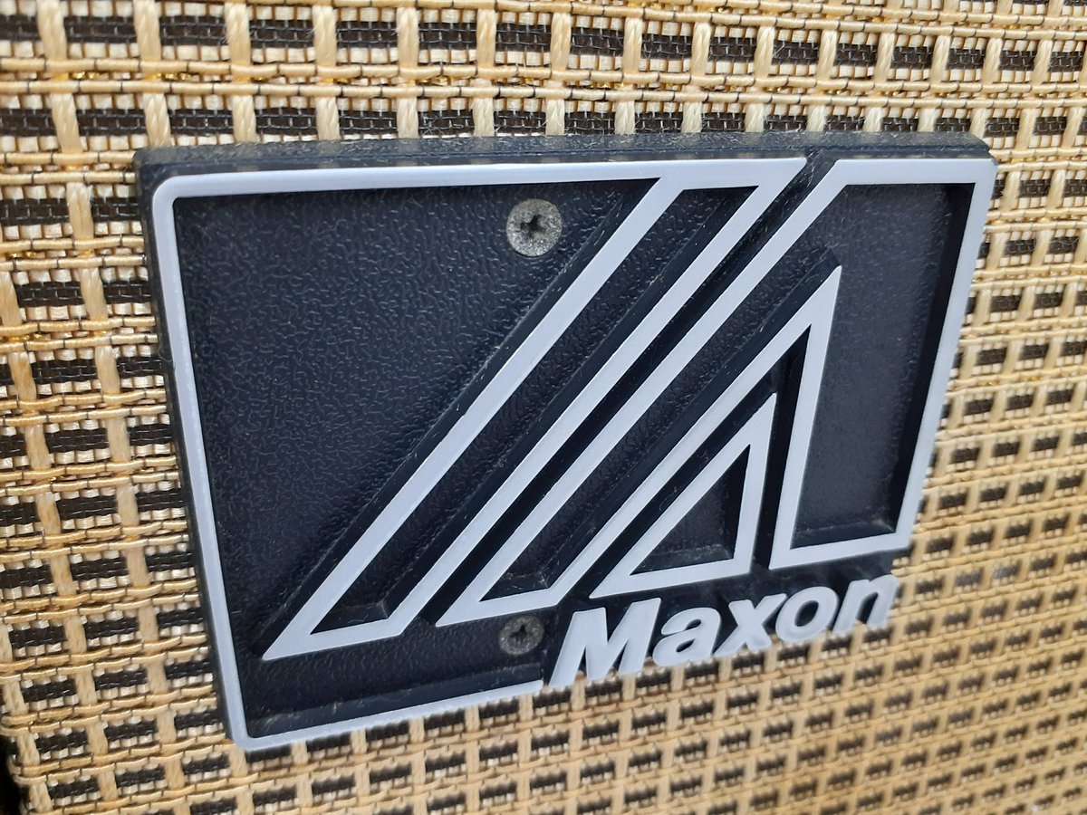HKawagoeimafuku's tweet photo. Maxonの1982年製…かなりTSなサウンド…
もしやと思い中身を確認したら大当たり!お宝!
JRC4558D艶ありが5個も使われていました!実質ヴィンテージTSな60Wアンプです!
明日店頭に並びます!
#MAXON #Ibanez #チューブスクリーマー #TS9 #TS10 #TS808 #OD9 #JRC4558D #SRV #ハードオフ #レアアンプ https://t.co/UWpp33BTb0