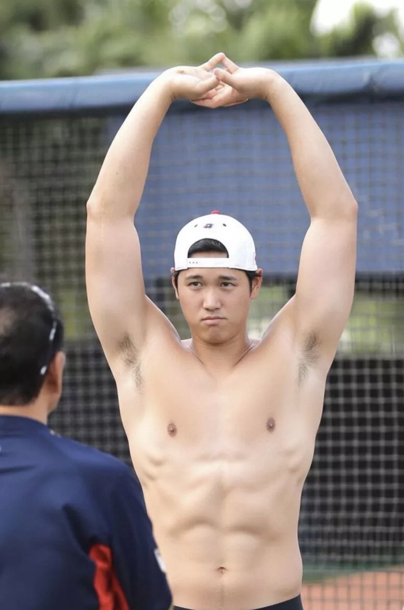 gregorytonight's tweet photo. This shot needs its own moment! Love this full view of his hairy armpits, so manly and attractive ⚾️ #pitshot #fitnessporn https://t.co/ybfLA4jJXZ