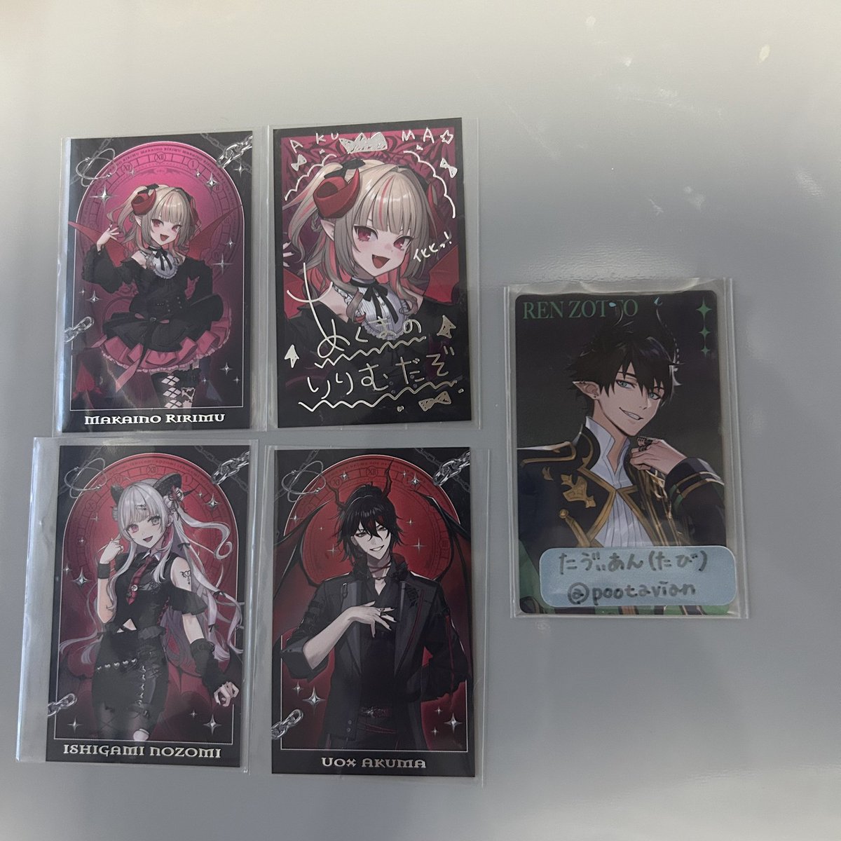pootavian's tweet photo. 【交換】にじさんじ Devil's Invitation チェキ風カード

(譲)画像1枚目

(求)画像2枚目⭕️

ご検討の程よろしくお願いします https://t.co/JcLZVMGbjO