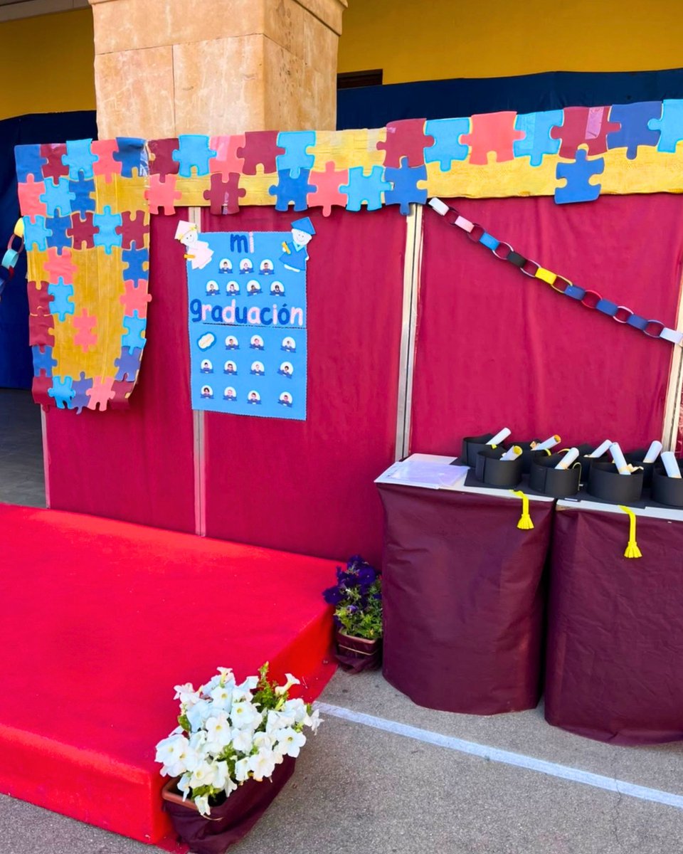 cmaestroavila's tweet photo. 🎓👶 ¡Nos vamos al cole de mayores! Emoción a flor de piel en la graduación de nuestros alumnos más pequeñitos de la Escuela Infantil. 🥰🎉
¡Enhorabuena a todos los campeones y gracias a las familias por compartir con nosotros esta etapa tan bonita! 🏫🚀 https://t.co/MMLpV2bwBO