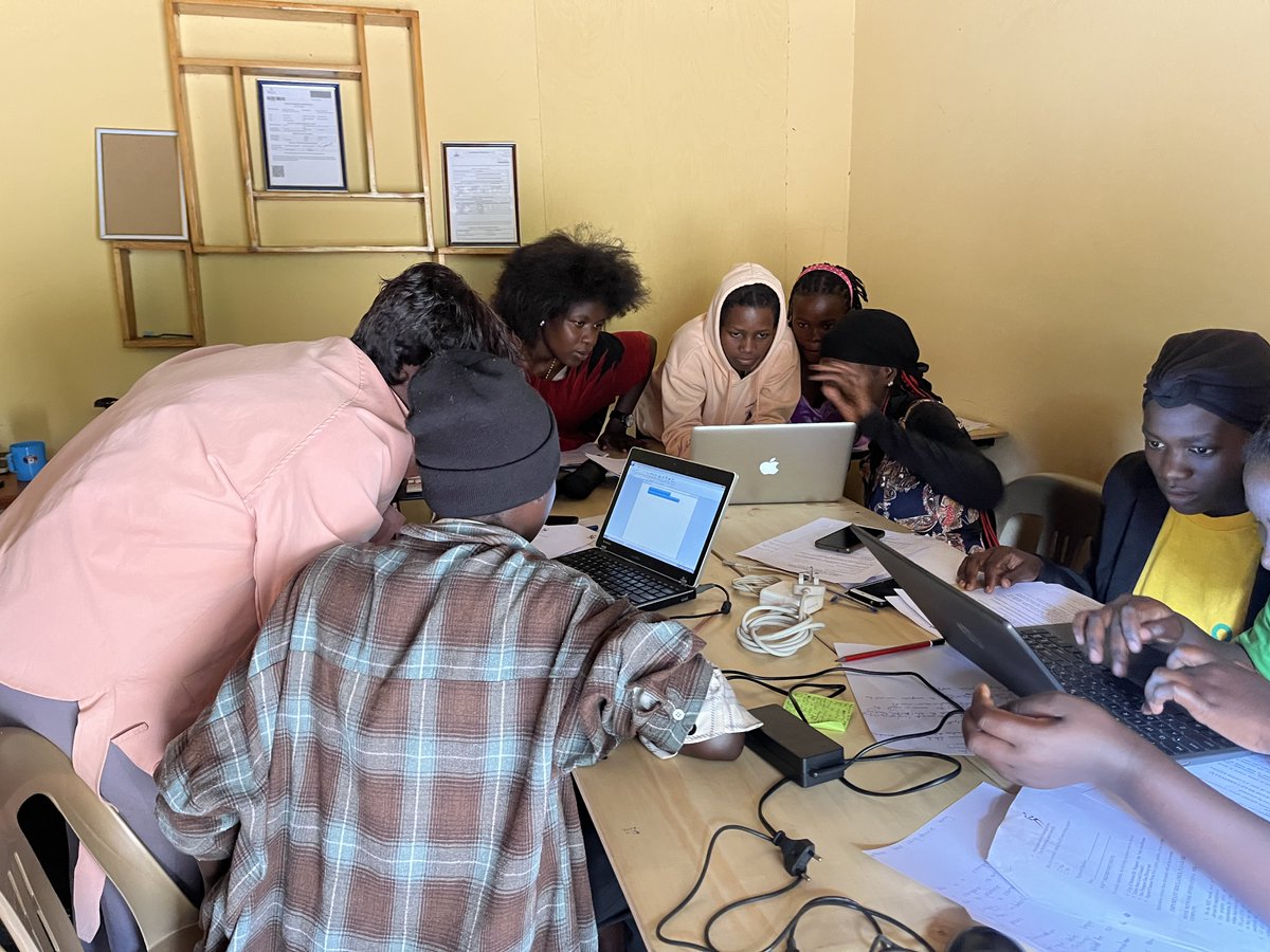 the_moveug's tweet photo. This July, we are offering Employability and Digital Skills Training for young women, teenage mothers, and school dropouts who are ready to create new opportunities for themselves at 45,000 in Mutungo.

✅ Computer skills &amp; Graphics Design

Register: https://t.co/RZG1RxHlRQ https://t.co/ICwH5Hmxkt