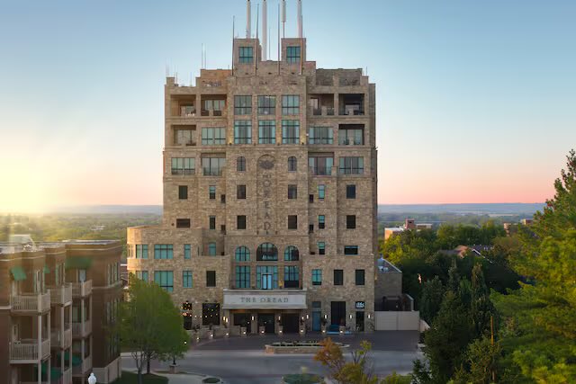 Timothy_Fitch's tweet photo. @MichaelRyanRuiz They were supposed to stay at The Oread but they chose to stay at the DoubleTree instead when they found out they couldn’t blast cigs inside. I’m not saying it’s the Santa Barbara Ritz-Carlton lol, but Algeria was quite literally set up somewhere much nicer than DoubleTree. https://t.co/WQacNphENP